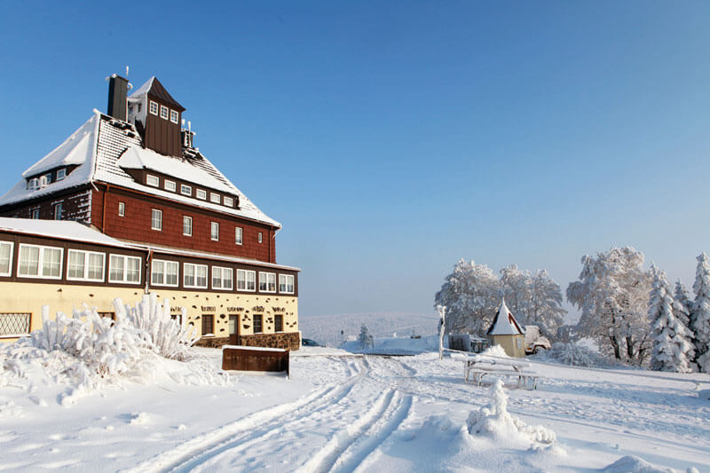Berggasthaus Schwartenbergbaude zur Winterzeit